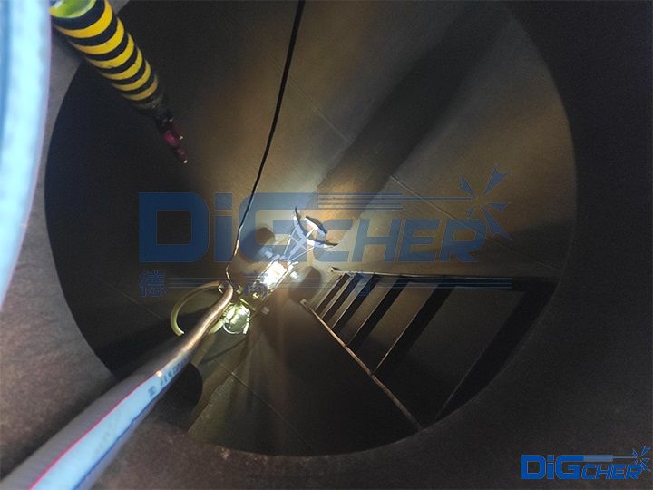 鐵路罐車刮水機器人